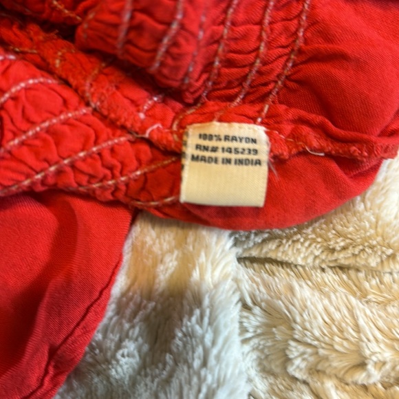 Red Ruffled Women's Top size medium
Sim and Sam - Picture 8 of 8